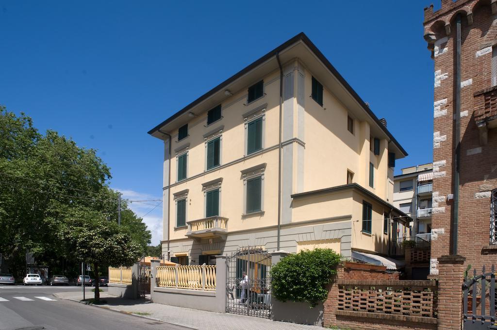 Hotel Vittoria Viareggio Exterior photo