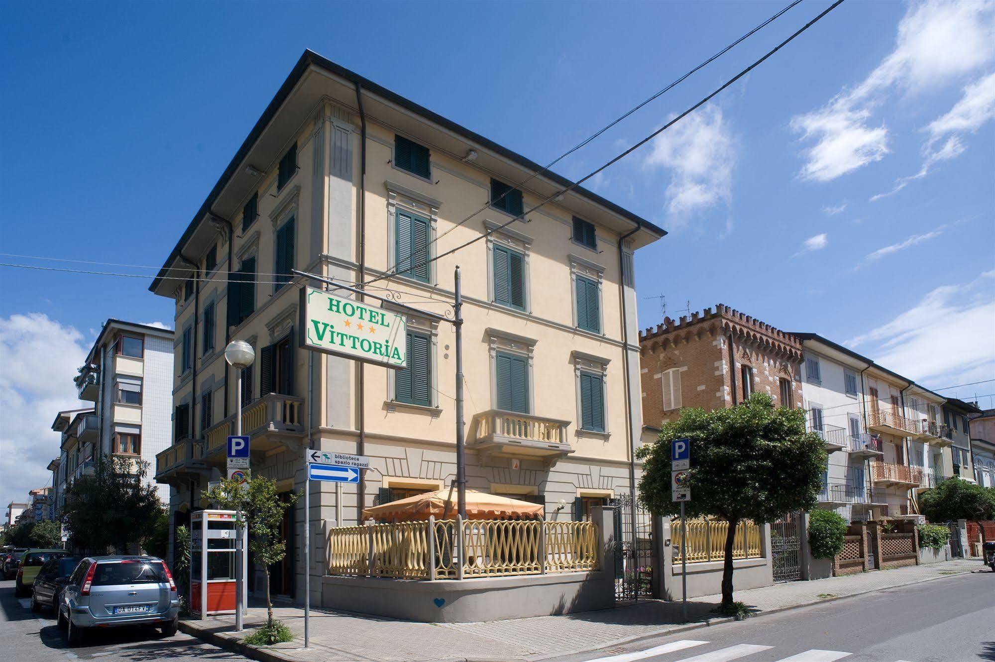 Hotel Vittoria Viareggio Exterior photo