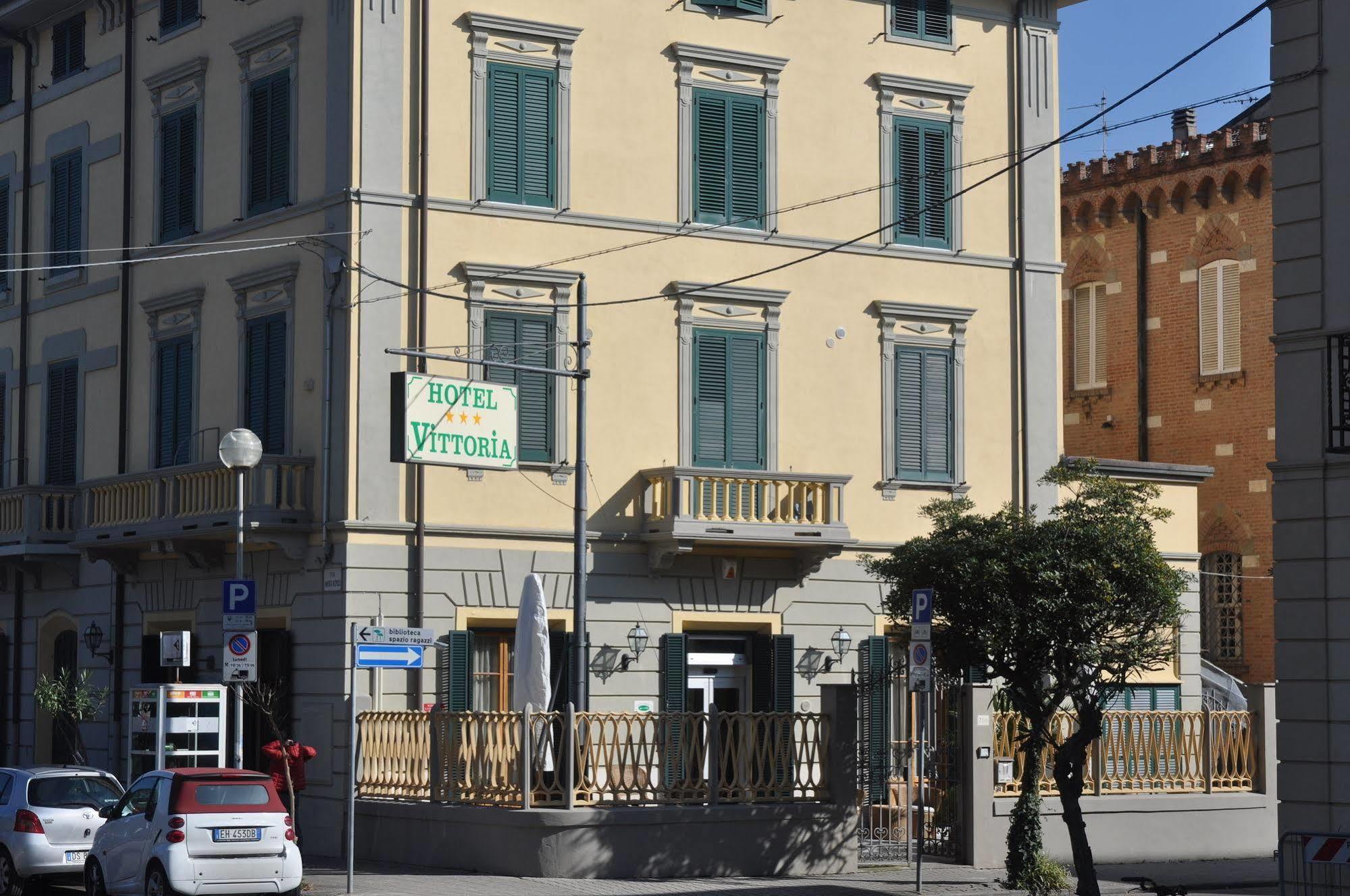 Hotel Vittoria Viareggio Exterior photo